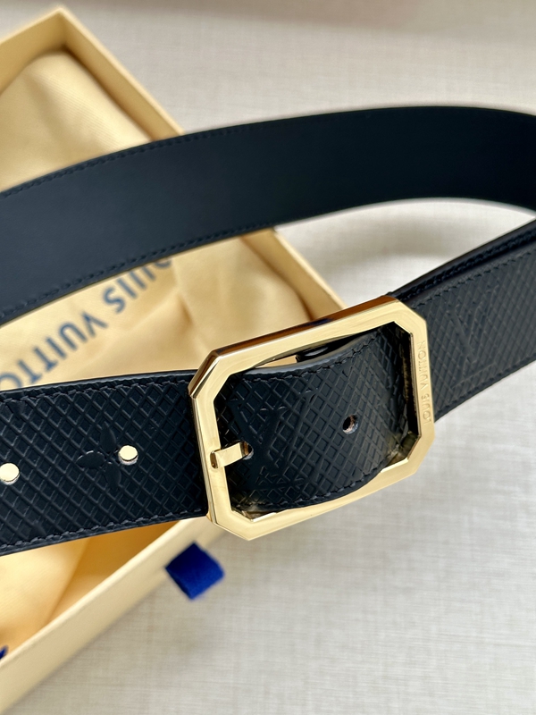 激安ルイヴィトンベルト背面デザイン